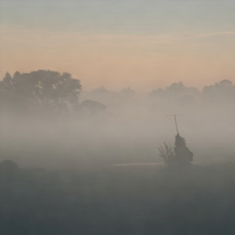 hazy แปลว่า มีหมอก